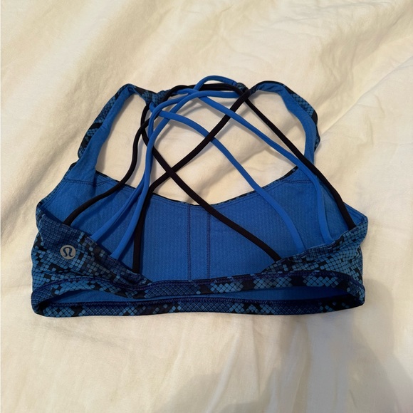 Lululemon Free To Be *Wild sports bra electric blue size 5 - Picture 4 of 4